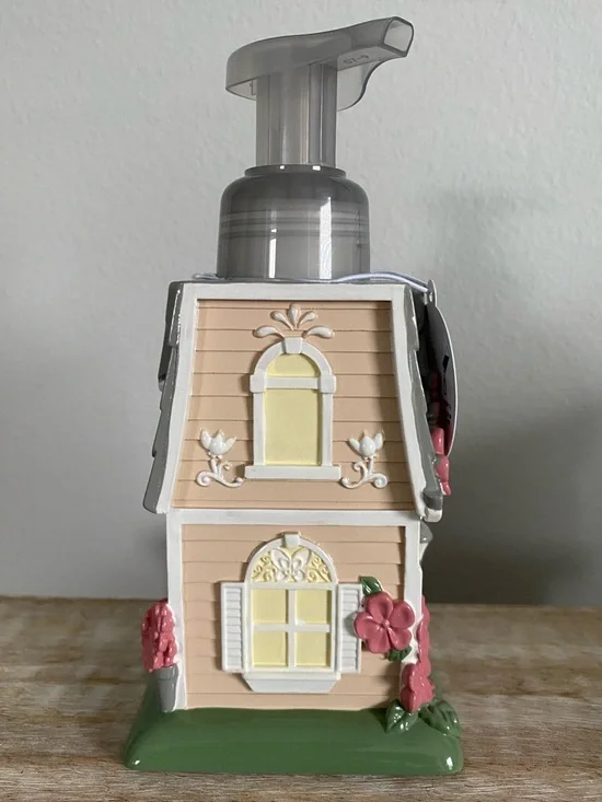 Bath & Body Works Cottage Foaming Soap Dispenser - Pastel House - Picture 2 of 7